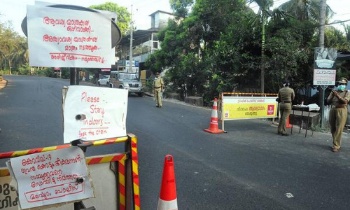 മലപ്പുറത്ത് ഞായറാഴ്ച കൂടുതല് നിയന്ത്രണങ്ങള് മലപ്പുറത്ത് ഞായറാഴ്ച കൂടുതല് നിയന്ത്രണങ്ങള്