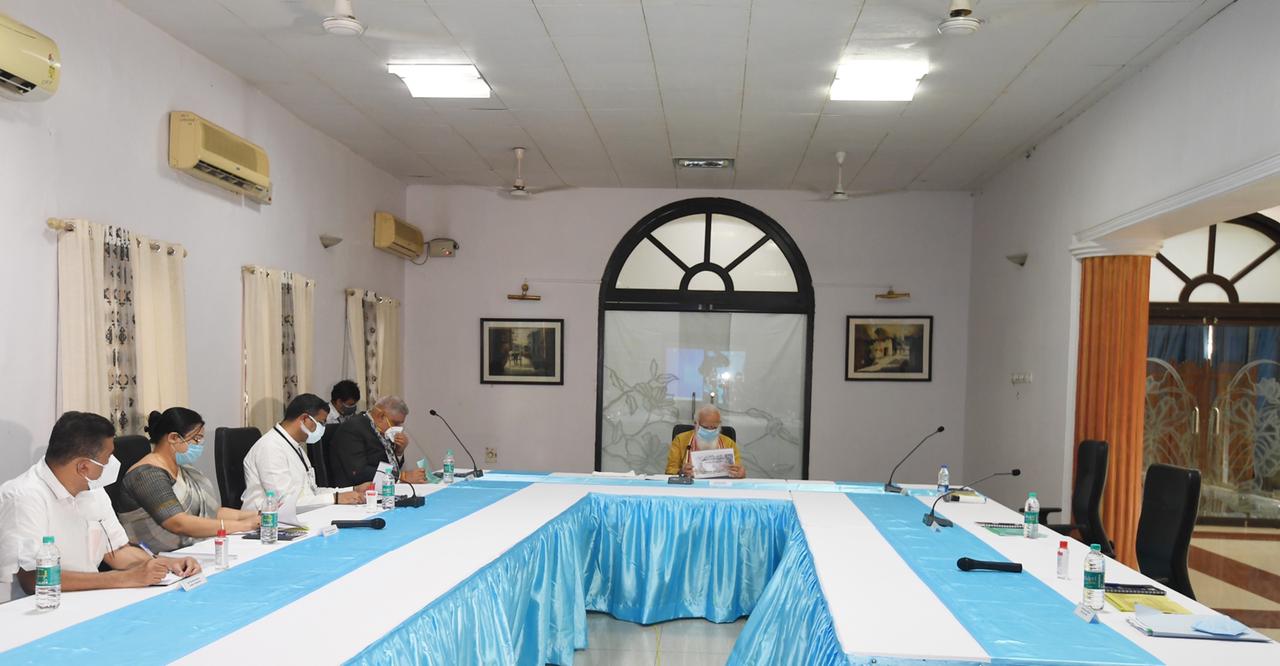 മോദിയെ സ്വീകരിക്കാൻ ചെന്നില്ല, അവലോകന യോഗത്തിലും ഇരുന്നില്ല, അരമണിക്കൂർ പോസ്റ്റാക്കിയെന്നും ആക്ഷേപം; മമതയ്‌ക്കെതിരെ കടുത്ത അമർഷം രേഖപ്പെടുത്തി കേന്ദ്രം