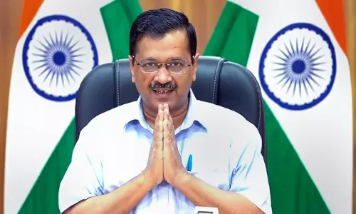 കെജ്രിവാൾ ദേശീയപതാകയെ അലങ്കാരമായി ഉപയോഗിക്കുന്നു; ആരോപണവുമായി കേന്ദ്രമന്ത്രി