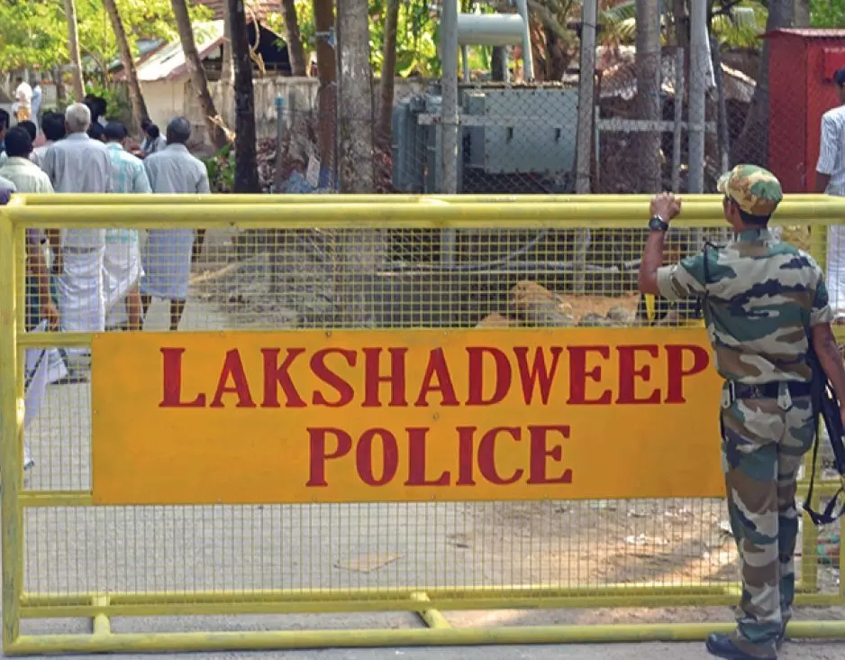 നിരീക്ഷണം ശക്തമാക്കണം, ജാഗ്രത പുലര്‍ത്തണം: ലക്ഷദ്വീപ് സുരക്ഷാ ഉദ്യോഗസ്ഥരോട് ഭരണകൂടം