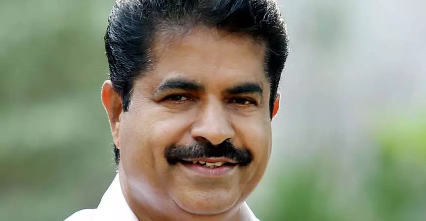 കോൺഗ്രസ്‌ പാർട്ടി നേതാക്കളെ തെരഞ്ഞെടുക്കുന്നത് സോഷ്യൽ മീഡിയയിലൂടെയല്ല; അടൂര്‍ പ്രകാശ്