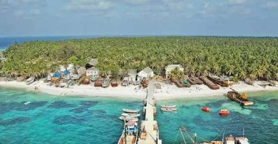 ലക്ഷദ്വീപിലേക്ക് യാത്രാ നിയന്ത്രണം; ദ്വീപില്‍ ഇന്‍റര്‍നെറ്റ് വിച്ഛേദിച്ചേക്കും