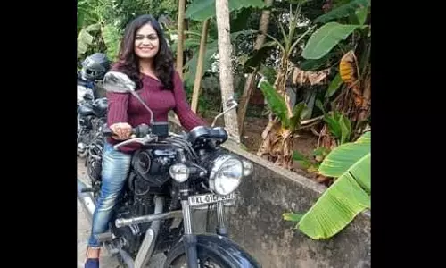 വിശദമായി വഴിയേ പരിചയപ്പെടാമെന്ന് മൂന്ന് ദിവസം മുന്‍പ് സോഷ്യല്‍ മീഡിയയില്‍ പോസ്റ്റിട്ട യുവതി തൂങ്ങിമരിച്ച നിലയില്‍