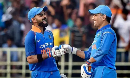 രണ്ടുവാക്കിൽ ധോണിയുമായുള്ള ബന്ധത്തെക്കുറിച്ച് പറഞ്ഞ് വിരാട് കോലി രണ്ടുവാക്കിൽ ധോണിയുമായുള്ള ബന്ധത്തെക്കുറിച്ച് പറഞ്ഞ് വിരാട് കോലി