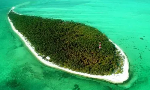 ലക്ഷദ്വീപില്‍ 10 പേര്‍ കൂടി അറസ്റ്റില്‍: ജനദ്രോഹ നയങ്ങള്‍ക്കെതിരെ ഒന്നിച്ച് പ്രതിഷേധിക്കുമെന്ന് സര്‍വകക്ഷിയോഗം