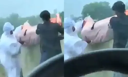 കോവിഡ് രോഗിയുടെ മൃതദേഹം നദിയില്‍ തള്ളി; ബന്ധുക്കള്‍ അറസ്റ്റില്‍