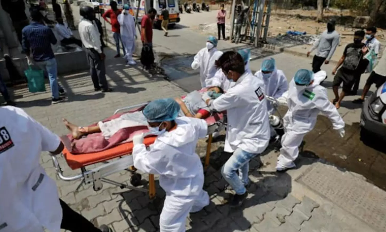 രാജ്യത്ത് കോവിഡ് കേസുകള്‍ കുറയുമ്പോഴും മരണനിരക്ക് കുതിച്ചുയരുന്നു