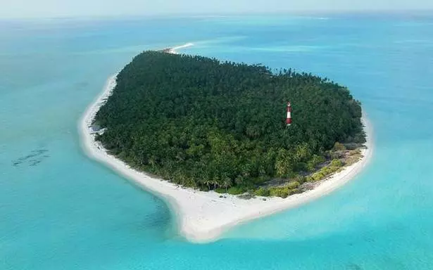 ലക്ഷദ്വീപില് ഇരുന്നൂറോളം മറൈന് വാച്ചര്മാരെ പിരിച്ചുവിട്ടു ലക്ഷദ്വീപില് ഇരുന്നൂറോളം മറൈന് വാച്ചര്മാരെ പിരിച്ചുവിട്ടു