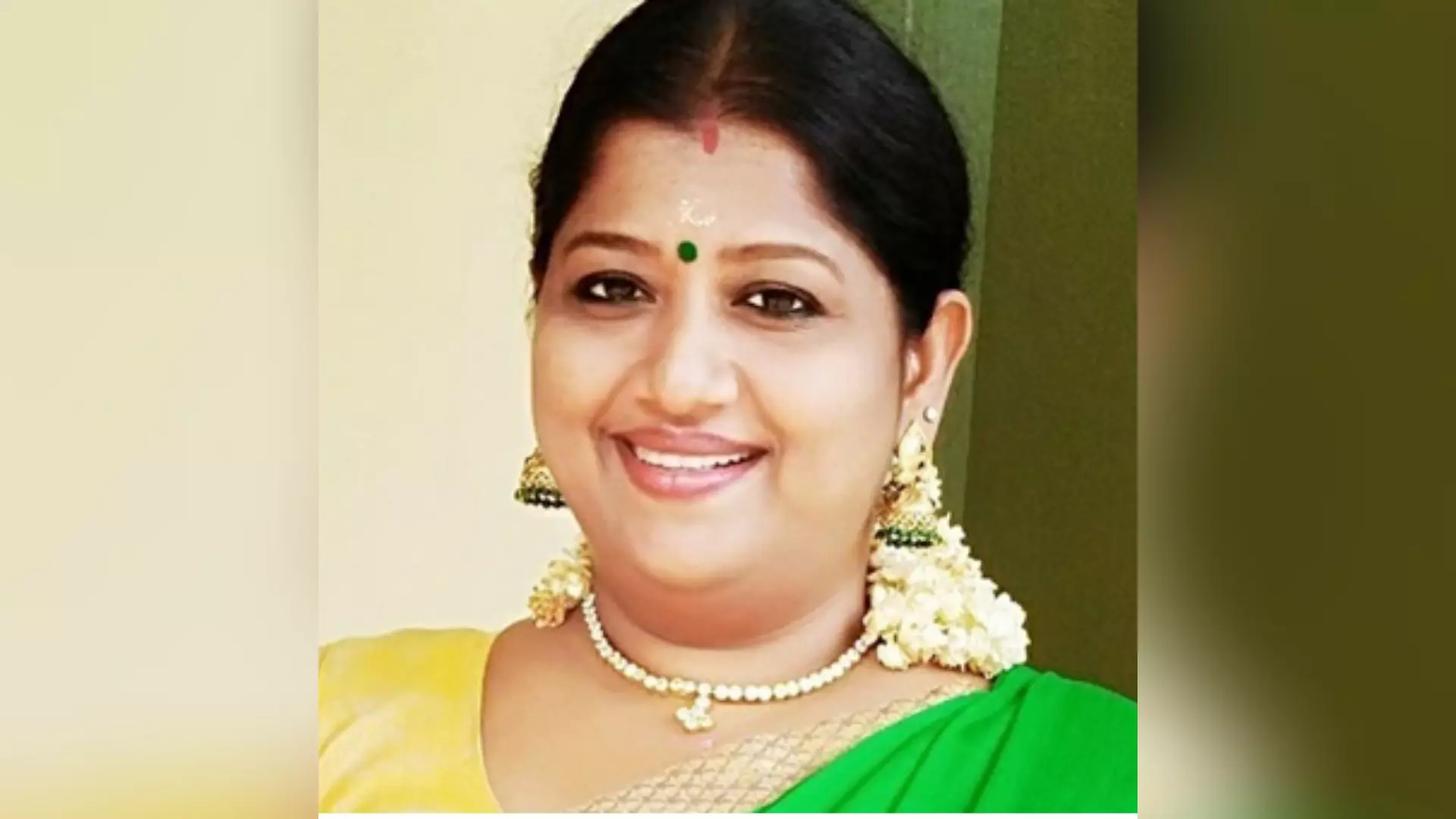 തെരഞ്ഞെടുപ്പില് മത്സരിപ്പിച്ചത് വിവാദ വ്യവസായി നന്ദകുമാര്: നടി പ്രിയങ്കയെ പൊലീസ് ചോദ്യം ചെയ്തു തെരഞ്ഞെടുപ്പില് മത്സരിപ്പിച്ചത് വിവാദ വ്യവസായി നന്ദകുമാര്: നടി പ്രിയങ്കയെ പൊലീസ് ചോദ്യം ചെയ്തു