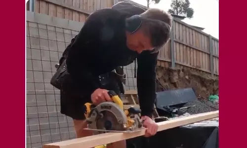 ഏകദിന ലോകകപ്പ് നേടിയ ഓസീസ് ടീമംഗം ഇപ്പോള്‍ ആശാരിപ്പണിയില്‍