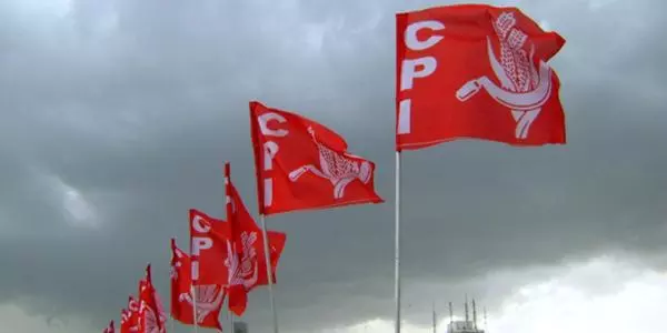 തോട്ടപ്പള്ളിയിലെ കരിമണൽ ഖനനത്തിൽ സർക്കാരിനെതിരെ പ്രതിഷേധവുമായി സി.പി.ഐ തോട്ടപ്പള്ളിയിലെ കരിമണൽ ഖനനത്തിൽ സർക്കാരിനെതിരെ പ്രതിഷേധവുമായി സി.പി.ഐ