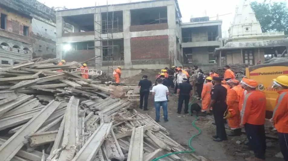 യു.പിയിൽ കെട്ടിടം തകർന്ന് വീണ് രണ്ട് മരണം; ആറ് പേർക്ക് പരിക്ക് യു.പിയിൽ കെട്ടിടം തകർന്ന് വീണ് രണ്ട് മരണം; ആറ് പേർക്ക് പരിക്ക്