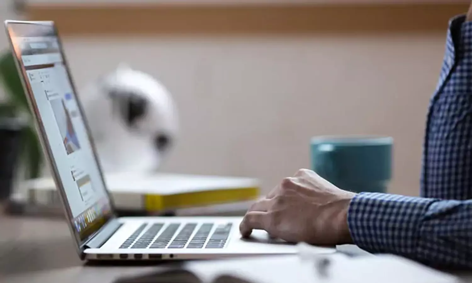 ഗാല്വാന് ഏറ്റുമുട്ടലില് കൂടുതല് ചൈനീസ് സൈനികര് കൊല്ലപ്പെട്ട വിവരം പുറത്തുവിട്ട ബ്ലോഗര്ക്ക് തടവ് ശിക്ഷ ഗാല്വാന് ഏറ്റുമുട്ടലില് കൂടുതല് ചൈനീസ് സൈനികര് കൊല്ലപ്പെട്ട വിവരം പുറത്തുവിട്ട ബ്ലോഗര്ക്ക് തടവ് ശിക്ഷ