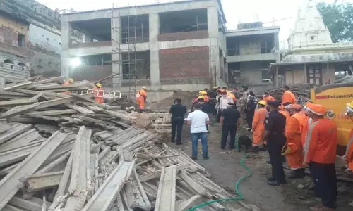 യു.പിയിൽ കെട്ടിടം തകർന്ന്​ വീണ് രണ്ട്​ മരണം; ആറ്​ പേർക്ക്​ പരിക്ക്​
