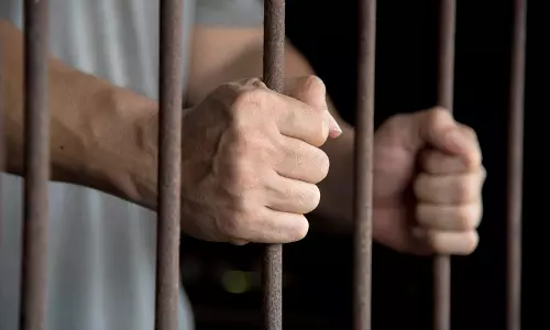 കോവിഡ് ഭീതി; പരോള്‍ ലഭിച്ചിട്ടും ജയില്‍പ്പുള്ളികള്‍ പുറത്ത് പോകാന്‍  തയ്യാറാകുന്നില്ലെന്ന് റിപ്പോര്‍ട്ടുകള്‍