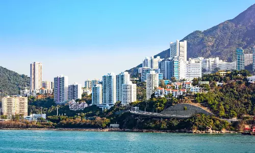 വാക്സിന് സ്വീകരിച്ചാല് 10 കോടിയുടെ ഫ്ലാറ്റ് സമ്മാനം; ഹോങ്കോങില് വാക്സിനെടുക്കുന്നവര് കോടിപതികളാകും വാക്സിന് സ്വീകരിച്ചാല് 10 കോടിയുടെ ഫ്ലാറ്റ് സമ്മാനം; ഹോങ്കോങില് വാക്സിനെടുക്കുന്നവര് കോടിപതികളാകും