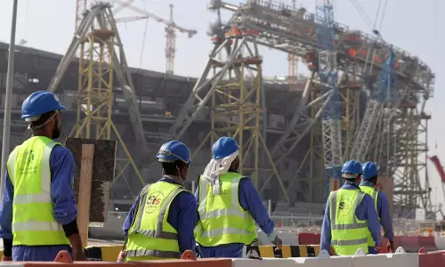 ഖത്തറില്‍ പുറം ജോലികളിലേര്‍പ്പെടുന്ന തൊഴിലാളികള്‍ക്കുള്ള നിര്‍ബന്ധിത ഉച്ച  വിശ്രമ സമയം നിലവില്‍ വന്നു