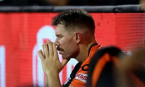 ഉറ്റവരുടെ മൃതദേഹം സംസ്കരിക്കാനായി റോഡില് വരിനില്ക്കുന്നവര് ഇന്ത്യയില് കണ്ട ആ ദൃശ്യങ്ങള് ഓര്ത്തെടുത്ത് വാര്ണര് ഉറ്റവരുടെ മൃതദേഹം സംസ്കരിക്കാനായി റോഡില് വരിനില്ക്കുന്നവര് ഇന്ത്യയില് കണ്ട ആ ദൃശ്യങ്ങള് ഓര്ത്തെടുത്ത് വാര്ണര്