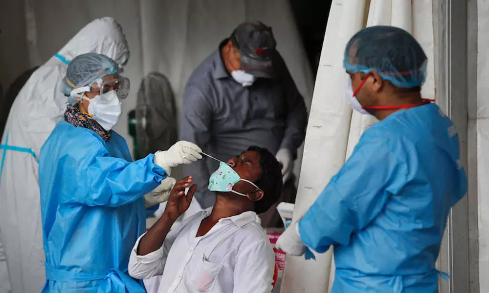 കോവിഡ് മുക്തി നിരക്കില് വര്ധന; പ്രതിദിന കേസുകള് ഗണ്യമായി കുറഞ്ഞുവെന്ന് കേന്ദ്രം കോവിഡ് മുക്തി നിരക്കില് വര്ധന; പ്രതിദിന കേസുകള് ഗണ്യമായി കുറഞ്ഞുവെന്ന് കേന്ദ്രം