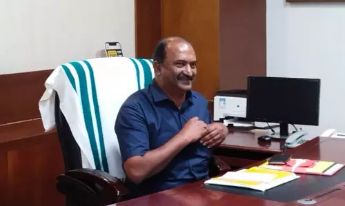 സംസ്ഥാനം സാമ്പത്തിക പ്രതിസന്ധിയില്‍;എല്ലാവരും മുണ്ട് മുറുക്കി ഉടുക്കണമെന്ന് ധനമന്ത്രി