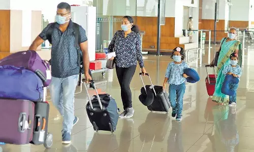 പ്രവാസികള്‍ നേരിടുന്ന പ്രശ്‌നങ്ങള്‍ക്ക് അടിയന്തിര പരിഹാരം വേണം; കേന്ദ്രത്തിന് കേരളത്തിന്റെ കത്ത്