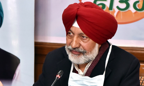 പഞ്ചാബ് സര്‍ക്കാര്‍ കോവിഡ് വാക്സിന്‍ കൊള്ളലാഭത്തിന് വിറ്റെന്ന ആരോപണം; അന്വേഷണം നടത്തുമെന്ന് ആരോഗ്യമന്ത്രി