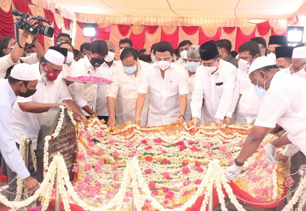 ഹിന്ദി ആധിപത്യത്തെ എതിർത്ത നേതാവ്; ഖാഇദേ മില്ലത്തിനെ അനുസ്മരിച്ച് എംകെ സ്റ്റാലിൻ ഹിന്ദി ആധിപത്യത്തെ എതിർത്ത നേതാവ്; ഖാഇദേ മില്ലത്തിനെ അനുസ്മരിച്ച് എംകെ സ്റ്റാലിൻ