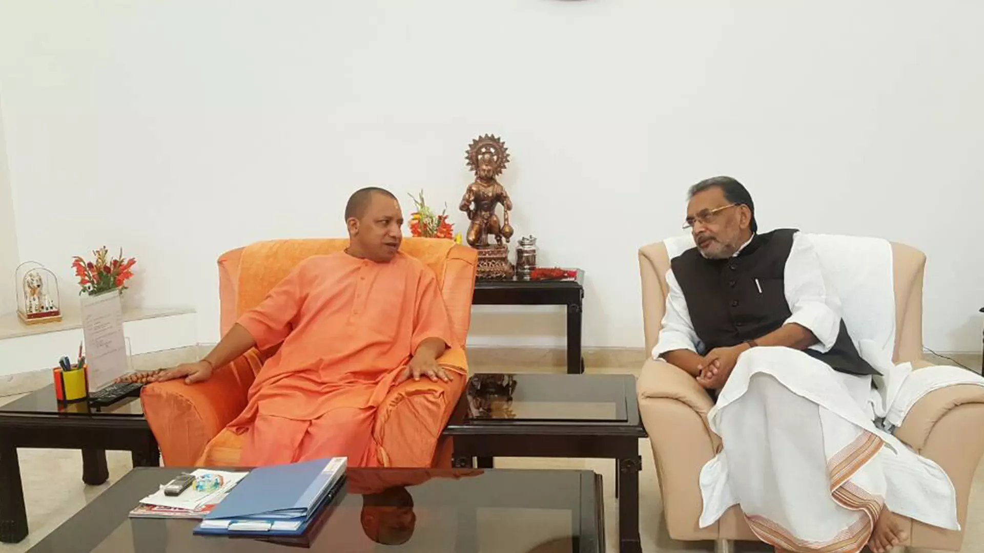 യുപി മന്ത്രിസഭാ പുനസംഘടന: ബിജെപി ദേശീയ ഉപാധ്യക്ഷൻ ഇന്ന് ഗവർണറെ കാണും