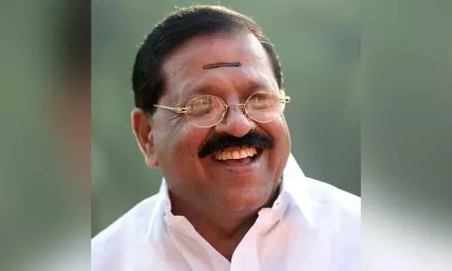 ഇന്ധന വില വര്ധന; കേന്ദ്രവും കേരളവും ചക്കിക്കൊത്ത ചങ്കരനെന്ന് രാജ്മോഹന് ഉണ്ണിത്താന് ഇന്ധന വില വര്ധന; കേന്ദ്രവും കേരളവും ചക്കിക്കൊത്ത ചങ്കരനെന്ന് രാജ്മോഹന് ഉണ്ണിത്താന്