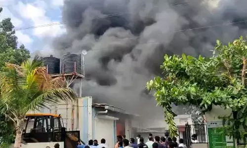 പൂനെയിൽ സാനിറ്റൈസർ നിർമാണകേന്ദ്രത്തിൽ വൻ തീപ്പിടിത്തം; 14 മരണം പൂനെയിൽ സാനിറ്റൈസർ നിർമാണകേന്ദ്രത്തിൽ വൻ തീപ്പിടിത്തം; 14 മരണം