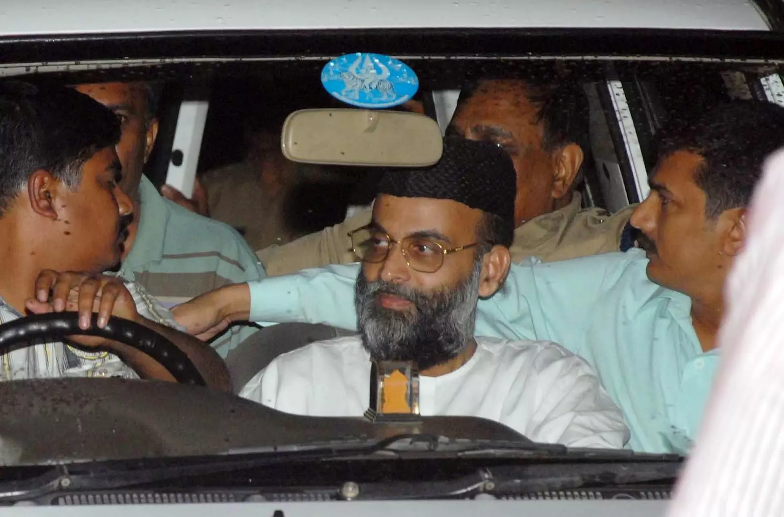 ജാമ്യവ്യവസ്ഥയില് ഇളവ് തേടി അബ്ദുന്നാസിർ മഅ്ദനി സമര്പ്പിച്ച ഹര്ജി വേനലവധിക്ക് ശേഷം സുപ്രിം കോടതി പരിഗണിക്കും ജാമ്യവ്യവസ്ഥയില് ഇളവ് തേടി അബ്ദുന്നാസിർ മഅ്ദനി സമര്പ്പിച്ച ഹര്ജി വേനലവധിക്ക് ശേഷം സുപ്രിം കോടതി പരിഗണിക്കും