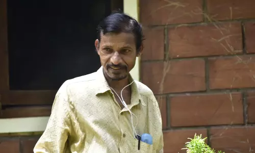 2017ല്‍ യേശുദാസിന് ദേശീയ അവാര്‍ഡ് നേടിക്കൊടുത്ത ഗാനത്തിന്‍റെ  രചയിതാവ് ഇന്ന് തോട്ടക്കാരന്‍: വൈറലായി ഷിബു ബേബി ജോണിന്‍റെ കുറിപ്പ്