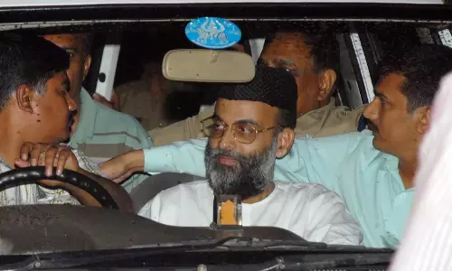 ജാമ്യവ്യവസ്ഥയില്‍ ഇളവ് തേടി അബ്ദുന്നാസിർ മഅ്ദനി സമര്‍പ്പിച്ച ഹര്‍ജി വേനലവധിക്ക് ശേഷം സുപ്രിം കോടതി പരിഗണിക്കും