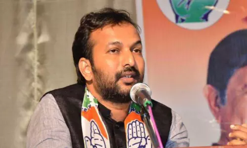 കൊലപാതകികളെ വിഗ്രഹവത്കരിക്കുന്ന കൊലയാളിക്ക് ചുവപ്പു പരവതാനി വിരിക്കുന്ന സിപിഎം നൽകുന്ന സന്ദേശമെന്താണ് ?- പി.സി. വിഷ്ണുനാഥ്