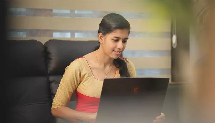 ആഗ്രഹിക്കുന്ന കോഴ്‍സ് ഏതു നാട്ടിലെ കോളേജിലായാലും കണ്ടെത്താം, വീട്ടിലിരുന്നുതന്നെ