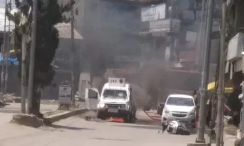 ജമ്മുകശ്മീരില്‍ തീവ്രവാദി ആക്രമണം; രണ്ട് പൊലീസുകാരും ഒരു സിവിലിയനും കൊല്ലപ്പെട്ടു