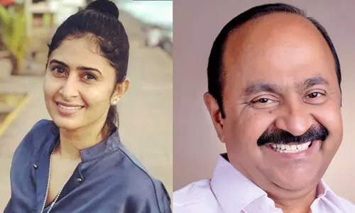 ഐഷ സുൽത്താനക്ക് ഐക്യദാർഢ്യം അറിയിച്ച് പ്രതിപക്ഷ നേതാവ് വി.ഡി സതീശൻ ഐഷ സുൽത്താനക്ക് ഐക്യദാർഢ്യം അറിയിച്ച് പ്രതിപക്ഷ നേതാവ് വി.ഡി സതീശൻ