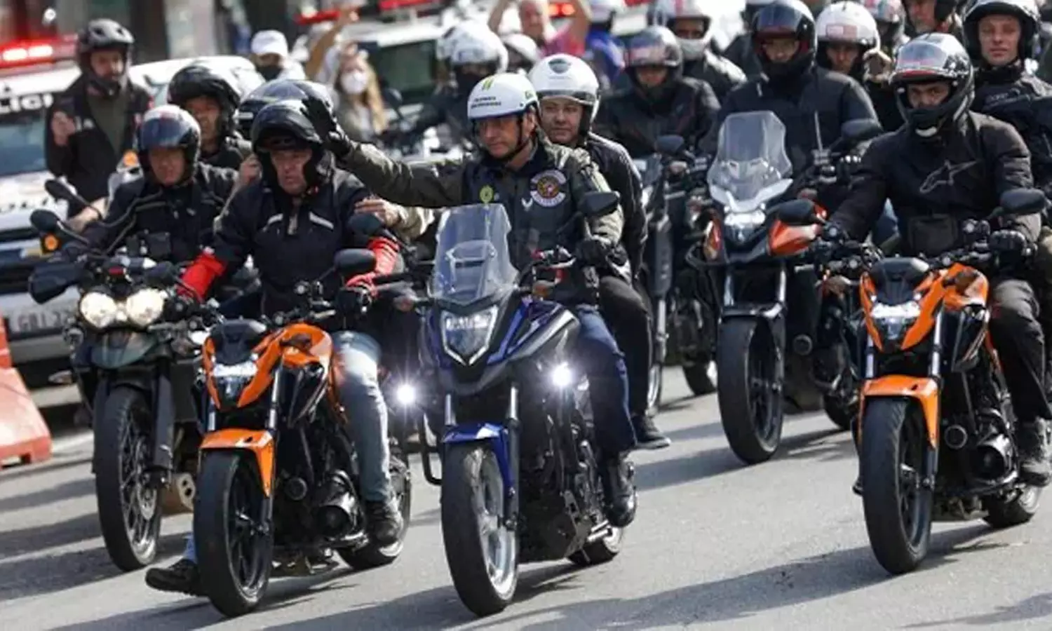 മാസ്‌ക് ധരിക്കാതെ മോട്ടോര്‍ സൈക്കിള്‍ റാലി; ബ്രസീല്‍ പ്രസിഡന്റിന് പിഴ