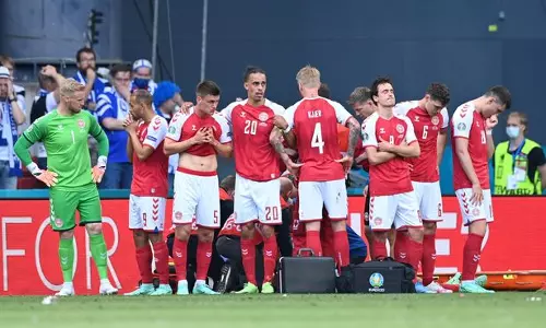 എറിക്‌സണ്‍ വീണു കിടക്കുമ്പോള്‍ എക്സ്ക്ലൂസീവ്; മാപ്പ് പറഞ്ഞ് ബി.ബി.സി