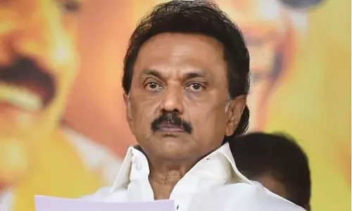 എം.കെ സ്റ്റാലിൻ പ്രധാനമന്ത്രിയെ കണ്ട് കൂടുതൽ വാക്സിൻ ആവശ്യപ്പെടും എം.കെ സ്റ്റാലിൻ പ്രധാനമന്ത്രിയെ കണ്ട് കൂടുതൽ വാക്സിൻ ആവശ്യപ്പെടും