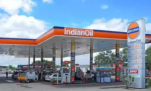 കെ.എസ്.ആര്‍.ടി.സി സംസ്ഥാനത്ത് പെട്രോള്‍ പമ്പുകള്‍ തുടങ്ങുന്നു; ആദ്യഘട്ടത്തില്‍ എട്ട് പമ്പുകള്‍