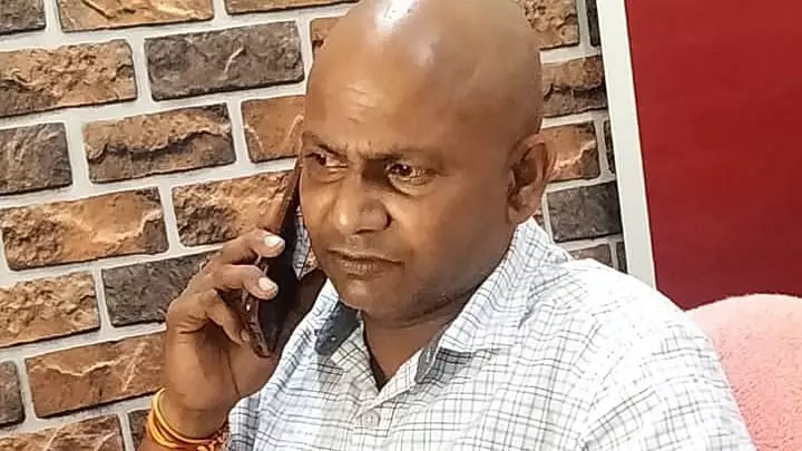 യു.പിയില് പൊലീസ് സംരക്ഷണം ആവശ്യപ്പെട്ട മാധ്യമപ്രവര്ത്തകന് ദുരൂഹ സാഹചര്യത്തില് മരിച്ചനിലയില് യു.പിയില് പൊലീസ് സംരക്ഷണം ആവശ്യപ്പെട്ട മാധ്യമപ്രവര്ത്തകന് ദുരൂഹ സാഹചര്യത്തില് മരിച്ചനിലയില്