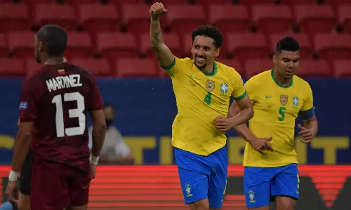 വെനിസ്വേലയെ തകര്ത്ത് കോപ്പയില് ബ്രസീലിന് ഉജ്ജ്വല തുടക്കം വെനിസ്വേലയെ തകര്ത്ത് കോപ്പയില് ബ്രസീലിന് ഉജ്ജ്വല തുടക്കം