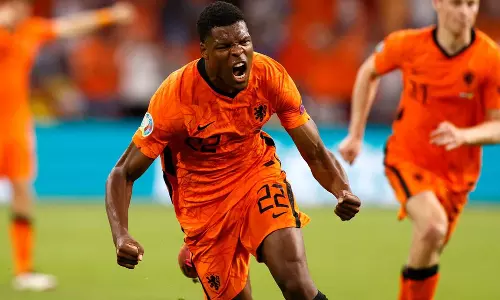 യൂറോ: യൂക്രൈയിനെ വീഴ്ത്തി ഓറഞ്ച് പടക്ക് വിജയത്തുടക്കം