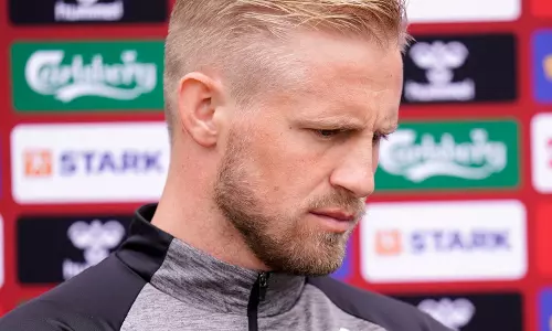 3-0 ന് തോൽപ്പിക്കും; ഡെന്മാർക്ക് കളി തുടരാന് യുവേഫ ഭീഷണിപ്പെടുത്തിയെന്ന് ആരോപണം 3-0 ന് തോൽപ്പിക്കും; ഡെന്മാർക്ക് കളി തുടരാന് യുവേഫ ഭീഷണിപ്പെടുത്തിയെന്ന് ആരോപണം