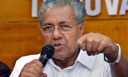 മൂന്നാം തരംഗം കുട്ടികളെ കൂടുതലായി ബാധിക്കുമെന്ന പേടി വേണ്ടെന്ന് മുഖ്യമന്ത്രി മൂന്നാം തരംഗം കുട്ടികളെ കൂടുതലായി ബാധിക്കുമെന്ന പേടി വേണ്ടെന്ന് മുഖ്യമന്ത്രി