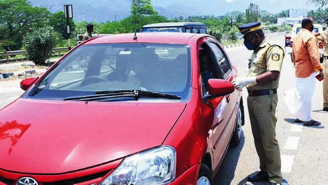 ലോക്ഡൗണ് ഇളവ്: യാത്ര സംബന്ധിച്ച് പുതിയ മാർഗനിർദ്ദേശങ്ങൾ ഇങ്ങനെ... ലോക്ഡൗണ് ഇളവ്: യാത്ര സംബന്ധിച്ച് പുതിയ മാർഗനിർദ്ദേശങ്ങൾ ഇങ്ങനെ...