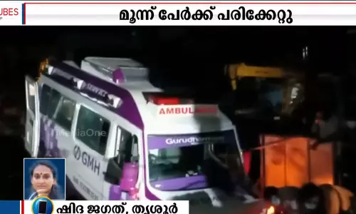 തൃശൂർ ചാലക്കുടിയിൽ ആംബുലൻസ് മറിഞ്ഞ് രോഗി മരിച്ചു