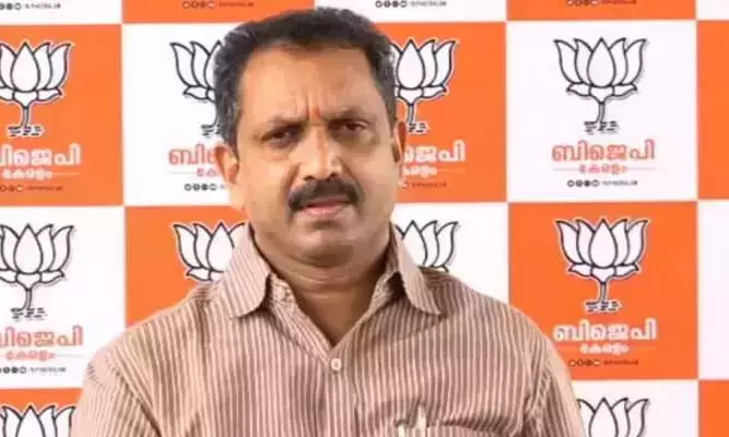 സികെ ജാനുവിന് കോഴ നല്കിയെന്ന പരാതി; കെ സുരേന്ദ്രനെതിരെ പോലീസ് കേസെടുത്തു സികെ ജാനുവിന് കോഴ നല്കിയെന്ന പരാതി; കെ സുരേന്ദ്രനെതിരെ പോലീസ് കേസെടുത്തു