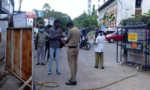 സംസ്ഥാനത്ത് ഇന്ന് മുതല് ലോക്ഡൗൺ ഇളവുകള്: കെ.എസ്.ആർ.ടി.സി സർവീസ് തുടങ്ങി സംസ്ഥാനത്ത് ഇന്ന് മുതല് ലോക്ഡൗൺ ഇളവുകള്: കെ.എസ്.ആർ.ടി.സി സർവീസ് തുടങ്ങി